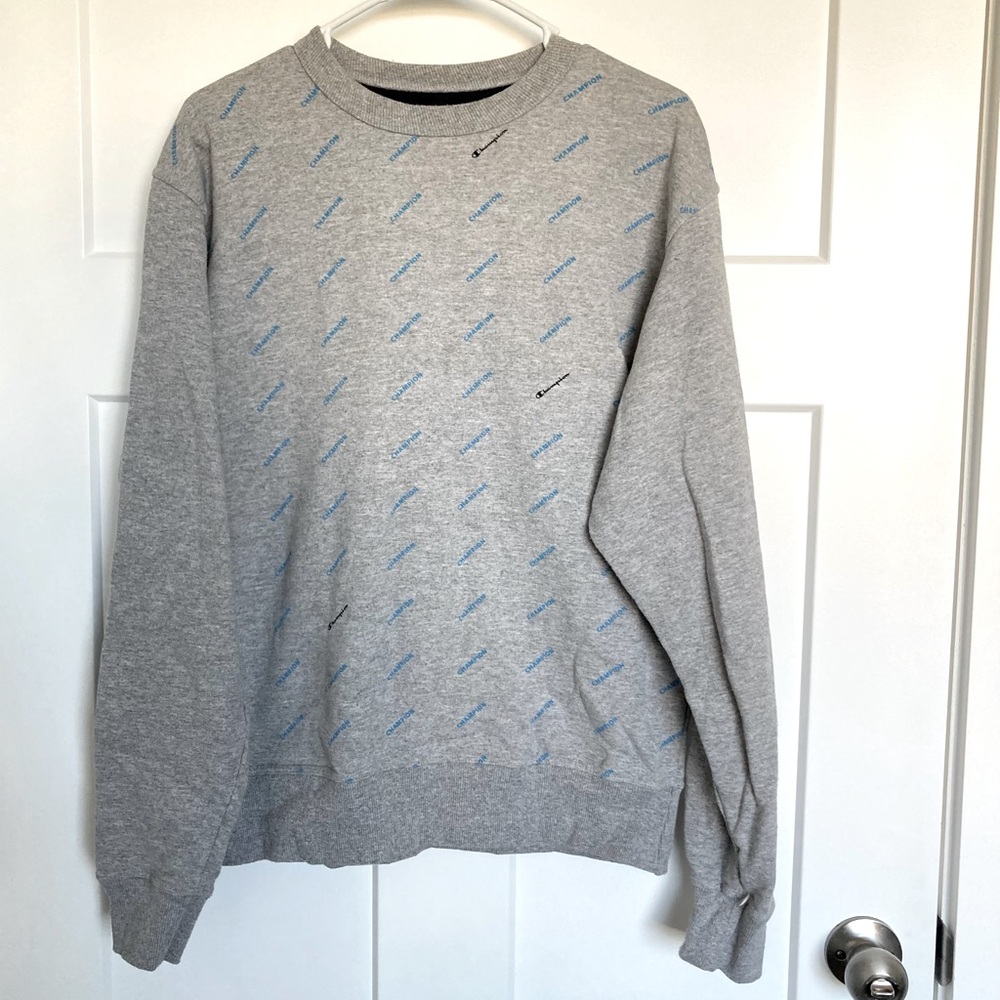 Champion Sweater Shirt, Size M.
